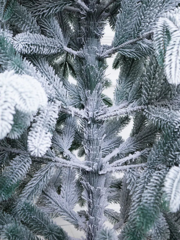Alaska Pre-Lit Christmas Tree